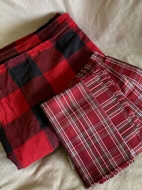 St. Nicholas Square Red and Black Plaid Cozy Throw